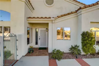 Photo #3: 2353085 Listing