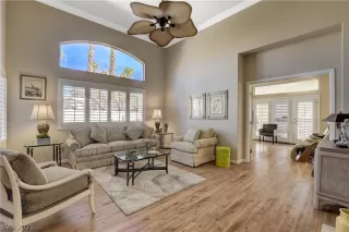 Photo #5: 2353085 Listing