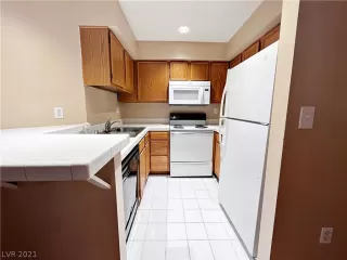 Photo #4: 2353087 Listing 