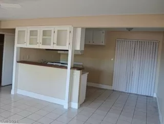 Photo #6: 2353142 Listing