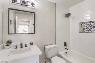 Photo #3: 2353149 Listing