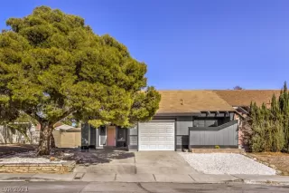 Photo #5: 2353149 Listing