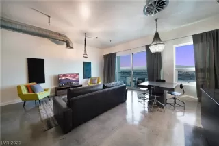 Photo #2: 2353152 Listing 