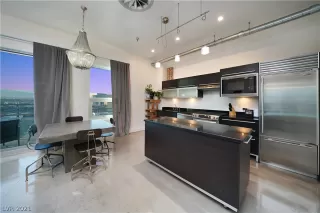 Photo #4: 2353152 Listing 