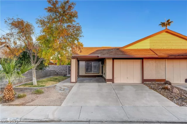 MLS: 2353191 Condo For Sale