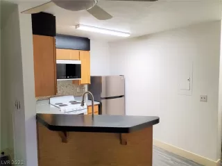 Photo #3: 2353192 Listing 