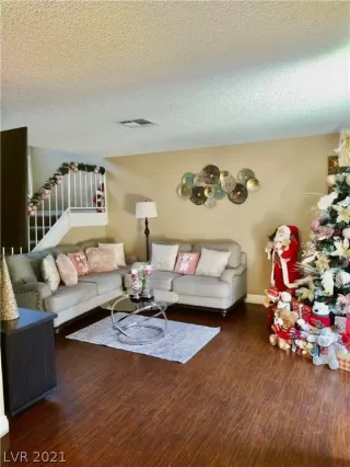 Photo #1: 2353196 Listing