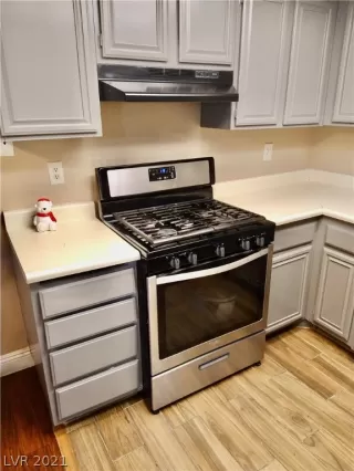 Photo #6: 2353196 Listing