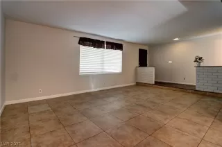 Photo #4: 2353197 Listing