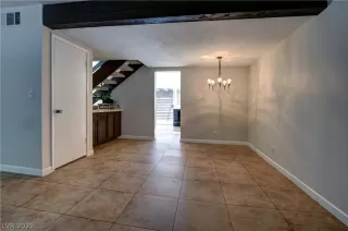 Photo #5: 2353197 Listing