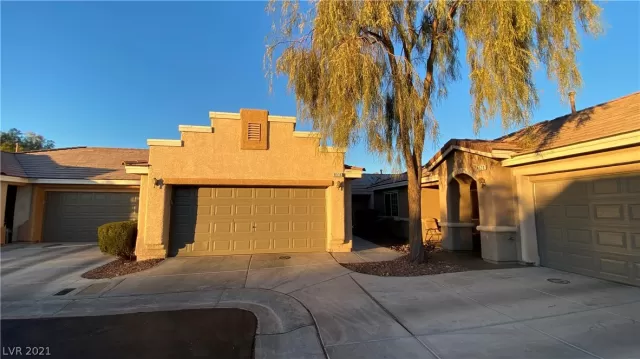 MLS: 2353215 Condo For Sale