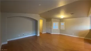 Photo #2: 2353215 Listing 