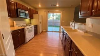 Photo #5: 2353215 Listing 