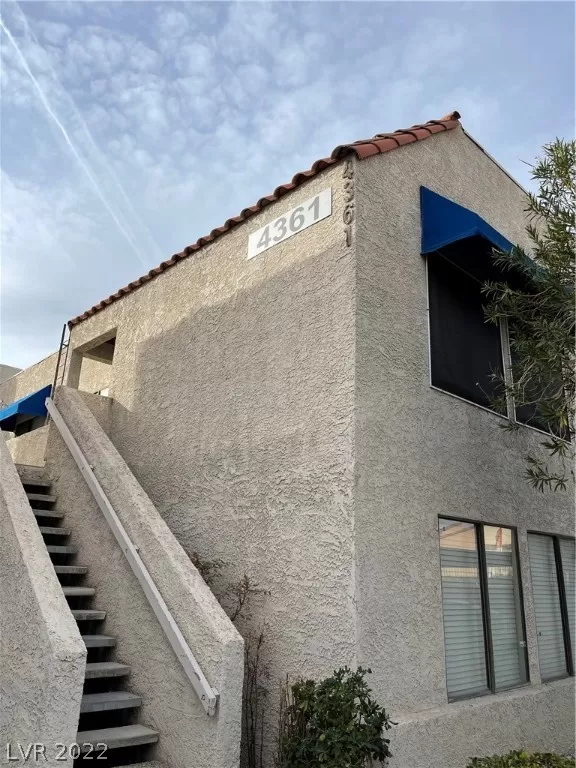 MLS: 2353219 Condo For Sale