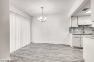 Photo #3: 2353219 Listing 