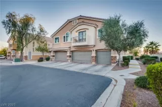 Photo #3: 2353227 Listing