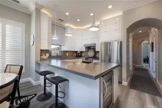 Photo #2: 2353256 Listing 