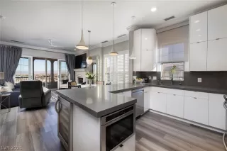 Photo #3: 2353256 Listing 