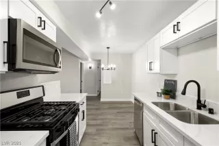 Photo #2: 2353263 Listing