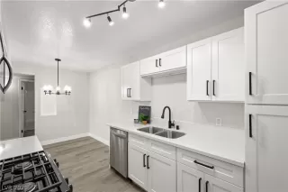 Photo #3: 2353263 Listing