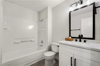 Photo #4: 2353263 Listing