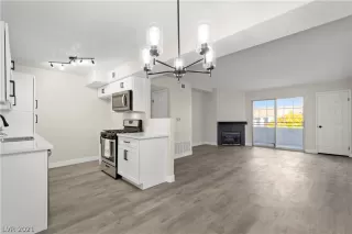 Photo #5: 2353263 Listing