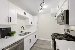 Photo #6: 2353263 Listing