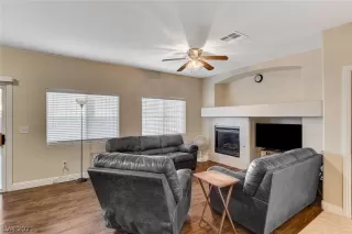 Photo #4: 2353310 Listing 