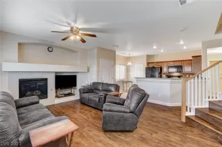 Photo #5: 2353310 Listing 