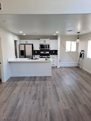 Photo #2: 2353319 Listing 