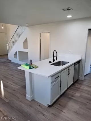 Photo #4: 2353319 Listing 