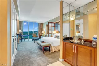 Photo #2: 2353350 Listing