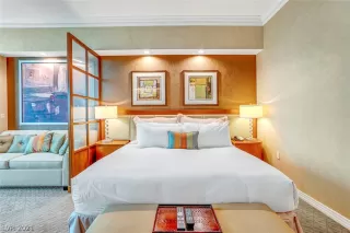 Photo #4: 2353350 Listing