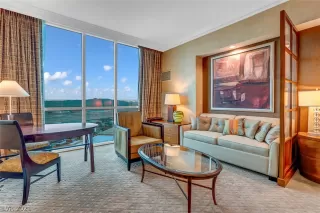 Photo #6: 2353350 Listing