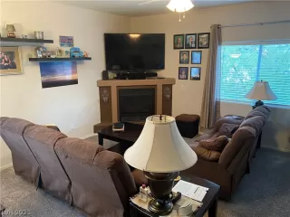 Photo #5: 2353352 Listing