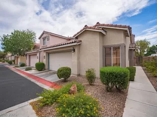 Photo #2: 2353356 Listing