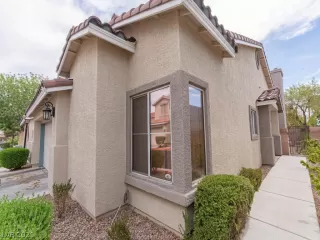 Photo #3: 2353356 Listing