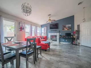 Photo #6: 2353356 Listing