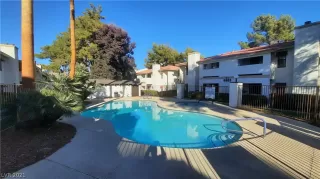 Photo #2: 2353379 Listing 