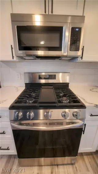 Photo #6: 2353379 Listing 