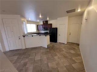 Photo #5: 2353385 Listing 