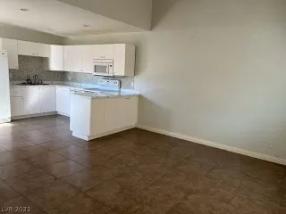 Photo #2: 2353412 Listing 