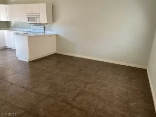 Photo #4: 2353412 Listing 