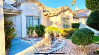 Photo #1: 2353429 Listing