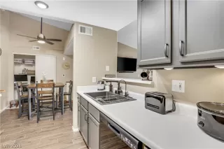 Photo #1: 2353443 Listing 