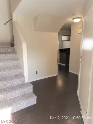 Photo #2: 2353465 Listing 