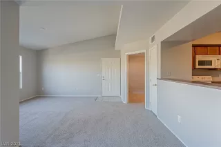 Photo #6: 2353496 Listing 