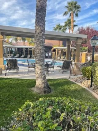 Photo #2: 2353532 Listing 