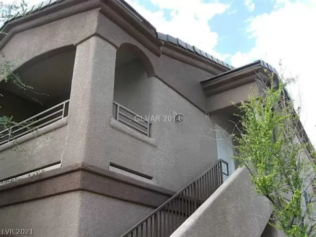 MLS: 2353570 Condo For Sale