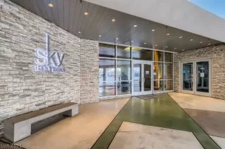 Photo #3: 2353579 Listing